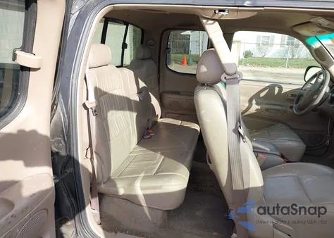 2002 Toyota Tundra Ltd V8 z USA, uszkodzony, nr VIN 5TBBT48172S229966